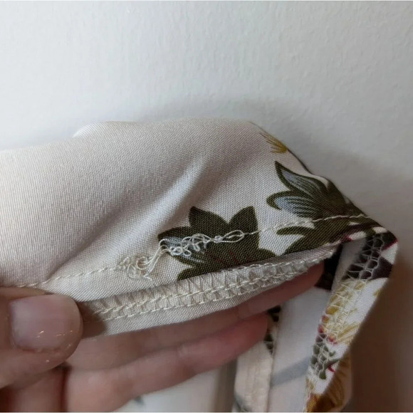 SHEIN 4XL Plus Size Cream White & Floral Flowy Frill Sleeve Blouse - Picture 10 of 10